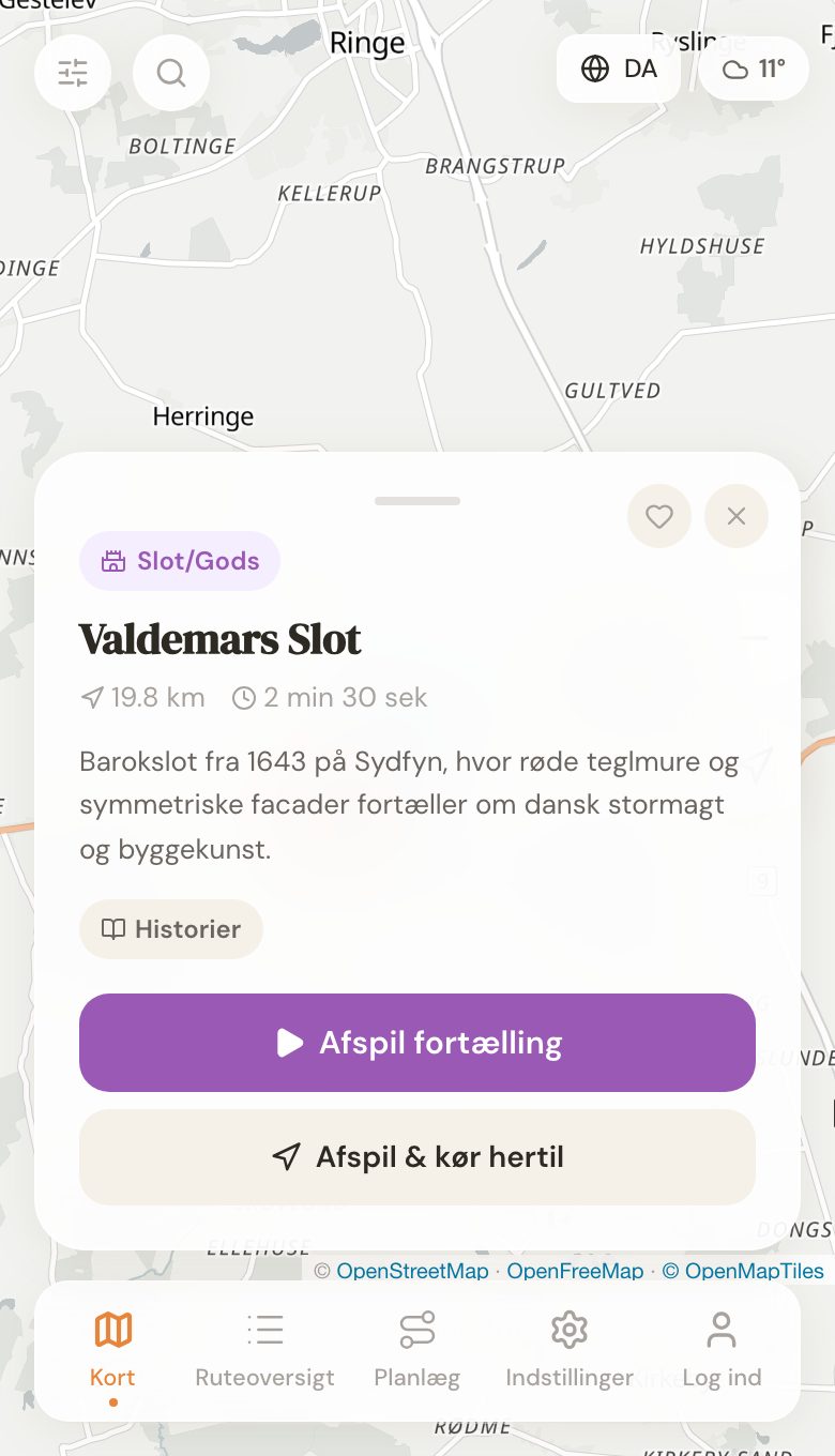 This is what Roadfable looks like: the map shows the places around you, with the story about Valdemars Slot open below it.